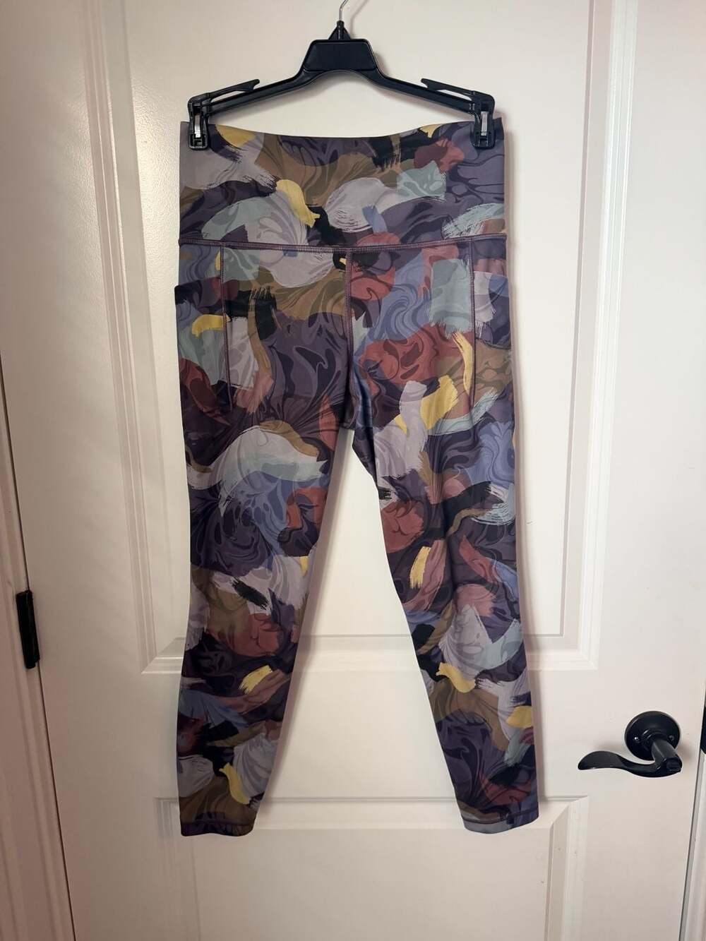 Athleta Salutation Stash Pocket II Printed 7/8 Tight Leggings Size S